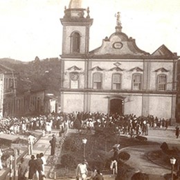 Praça da Matriz de São Roque/SP no ano de 1930. © Arquivo Histórico Digital de São Roque.